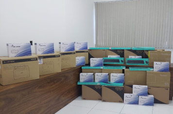 Prefeitura de Guapirama entrega computadores e impressoras para escolas municipais