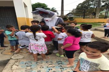 ENTREGA DE OVOS PÁSCOA NAS ESCOLAS MUNICIPAIS