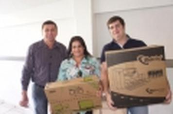 Guapirama recebe computador para sa?de