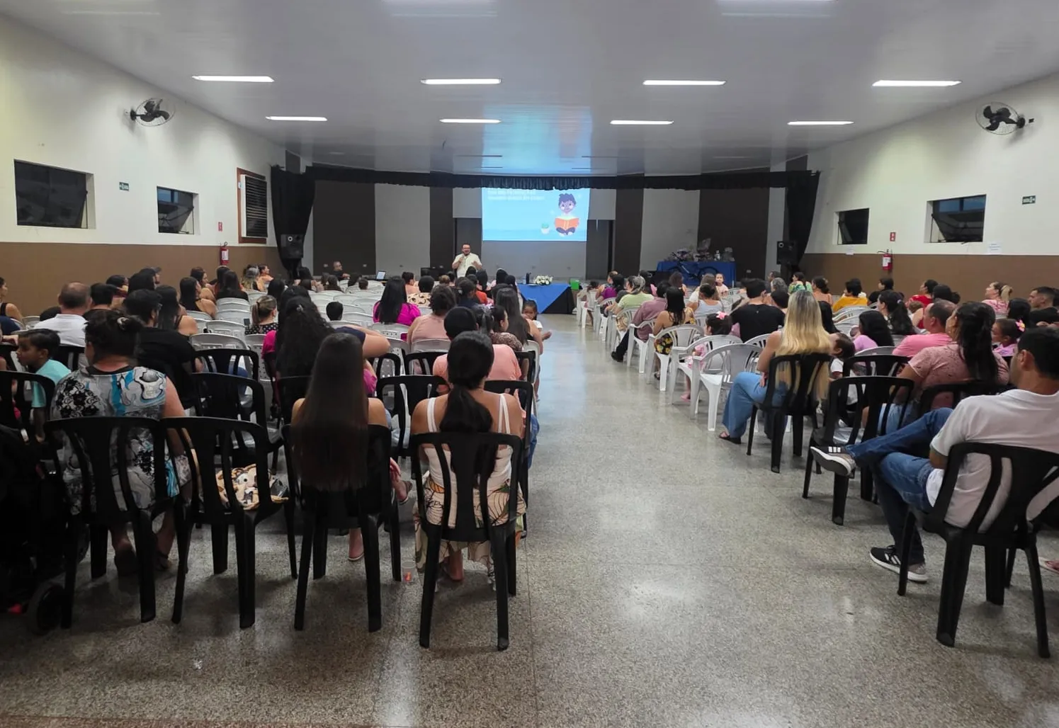 Educação e família unidas: palestra sobre uso de telas fortalece parceria em Guapirama