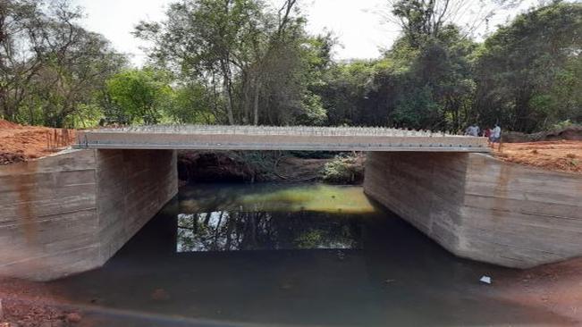 PONTE DO RIO PIRAINHA EM FASE DE CONCLUSÃO