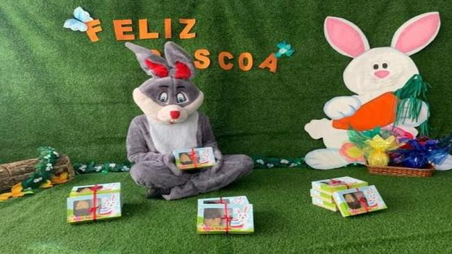NO DIA 06 DE ABRIL DE 2023 O COELHINHO DA PÁSCOA PASSOU EM NOSSAS ESCOLAS PRESENTEANDO A CRIANÇADA COM UM DELICIOSO OVO DE COLHER